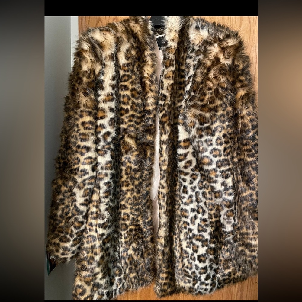 Nwt Faux fur coat